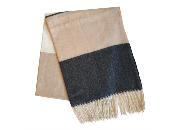 Soft striped pattern scarf